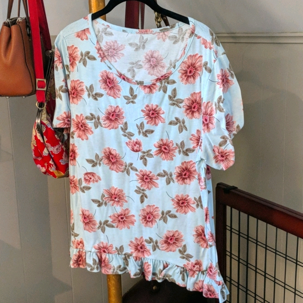 - 3/$15 SHEIN Floral Top